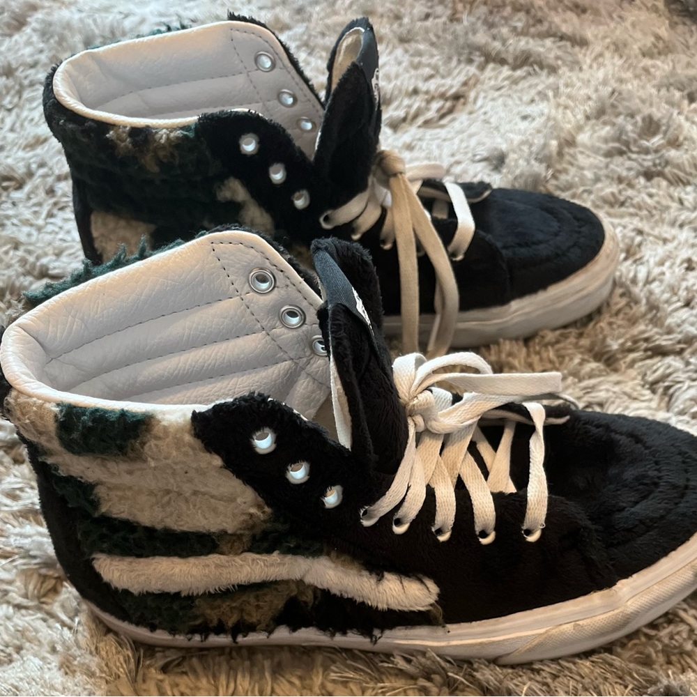 Vans SK8-Hi Sherpa sneakers in camo